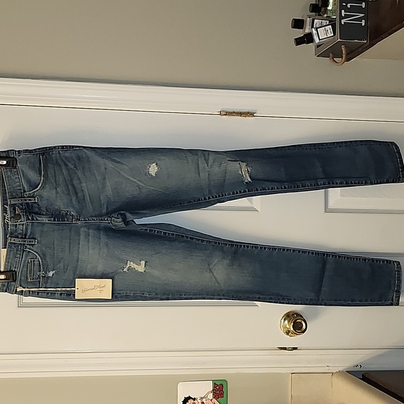 # 010 NWT " Universal Thread" LADIES JEANS - Picture 3 of 6